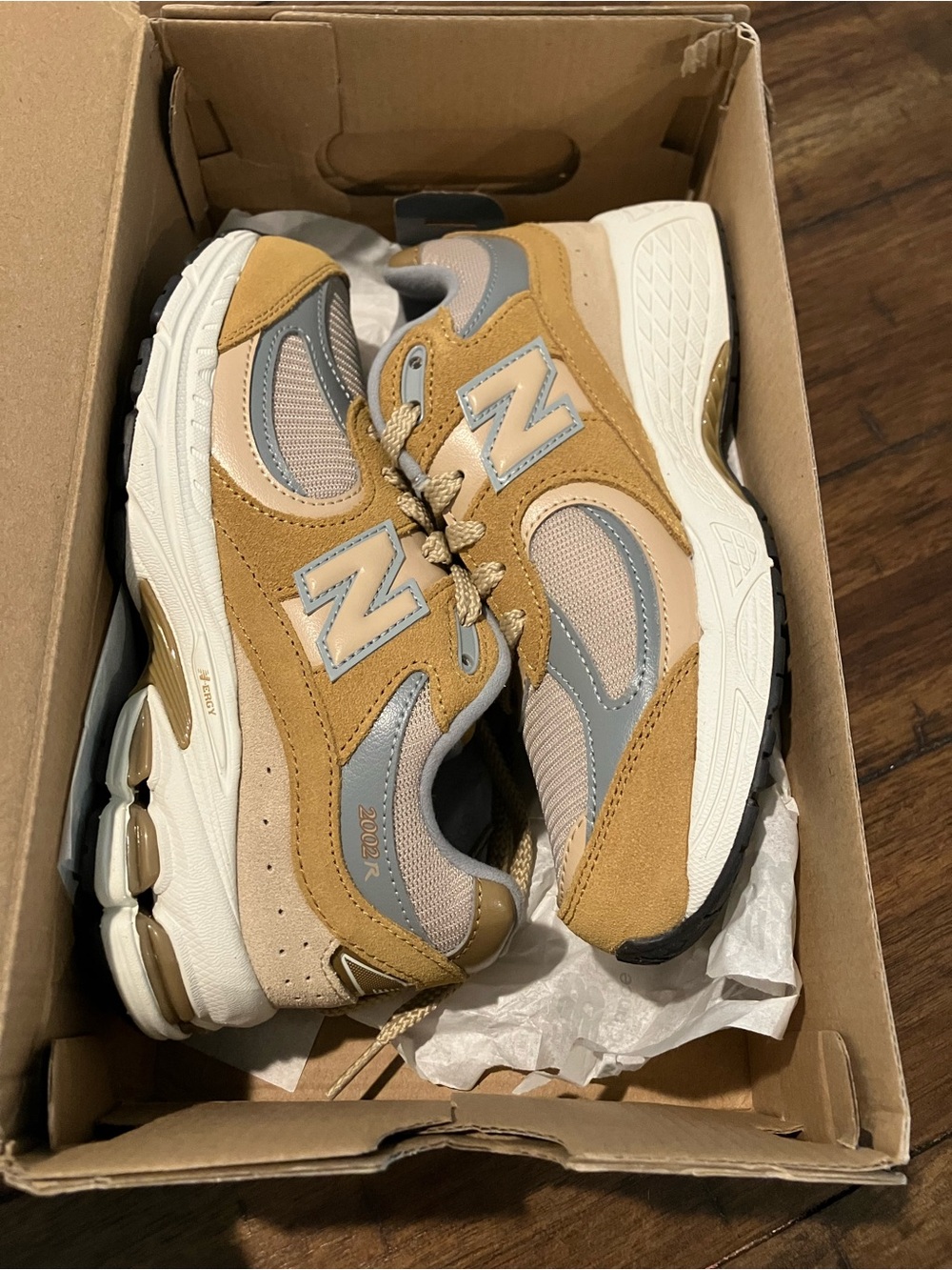 New Balance Kids 2002R Sneakers in Tan, Gray, and Cream Sz 4